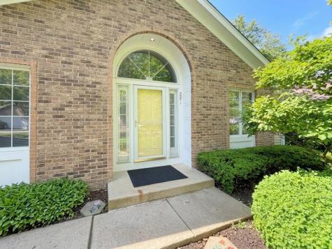 281 Governors Lane Elgin IL 60123
