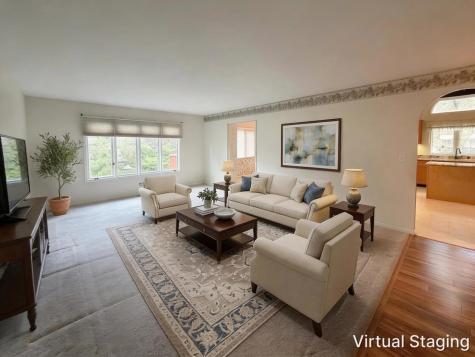 281 Governors Lane Elgin IL 60123