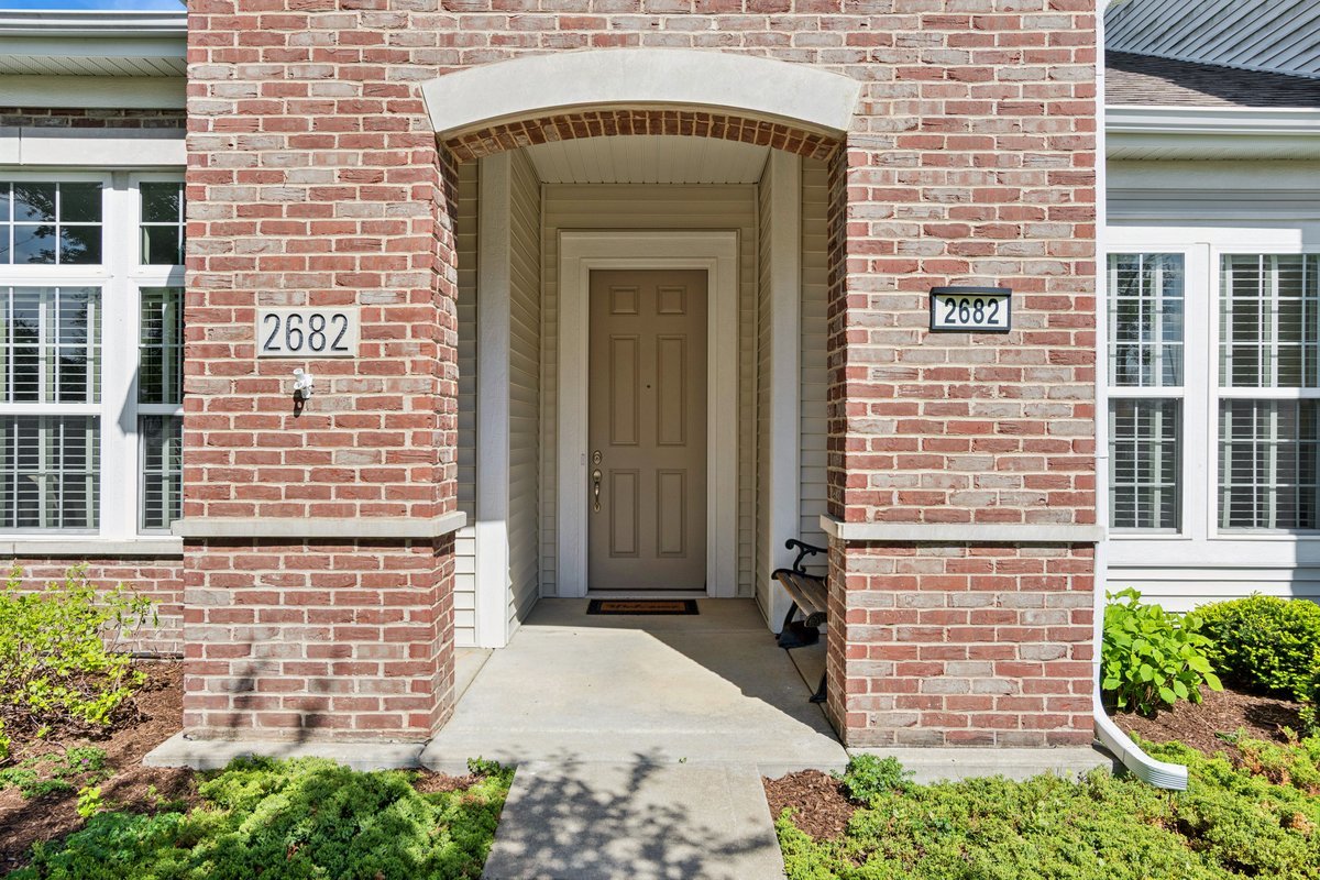 2682 Avondale Circle Naperville IL 60564