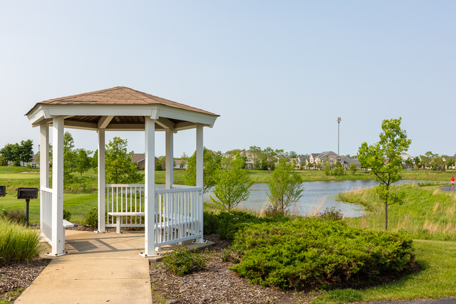 2682 Avondale Circle Naperville IL 60564