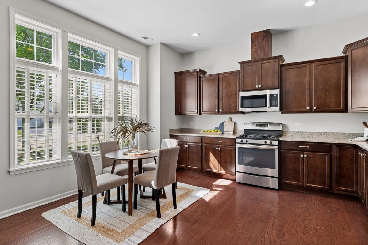 2682 Avondale Circle Naperville IL 60564