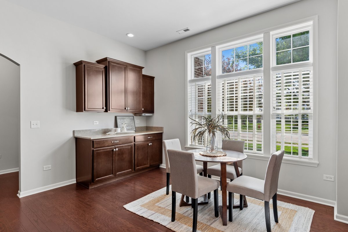 2682 Avondale Circle Naperville IL 60564