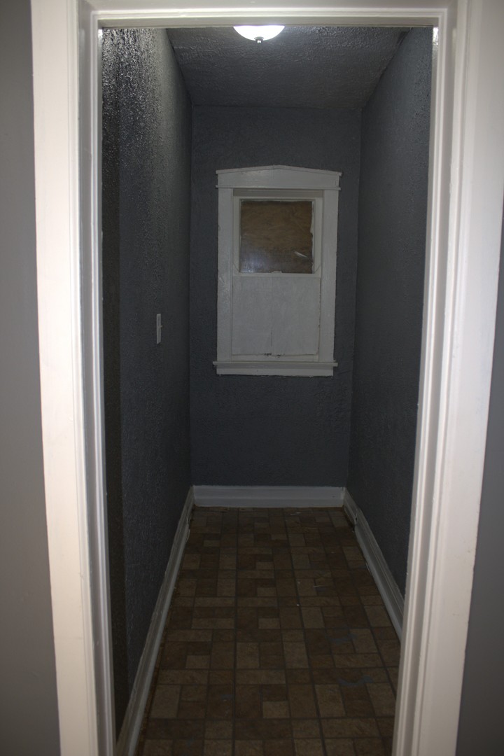 8207 South Marquette Avenue Chicago IL 60617