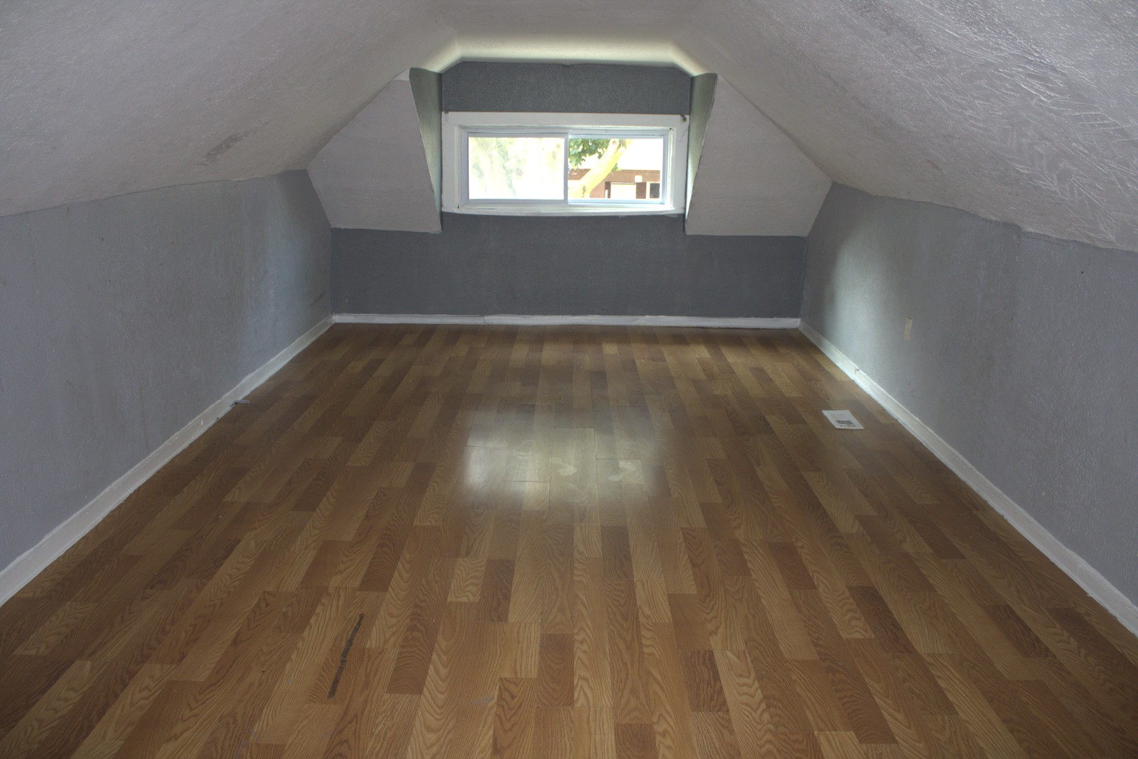 8207 South Marquette Avenue Chicago IL 60617