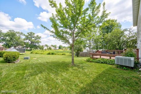 1327 East Fox Chase Drive Round Lake Beach IL 60073