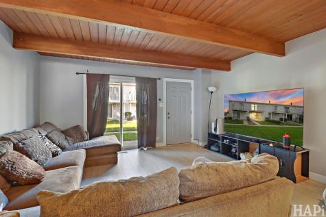435 Meadow Green Lane Round Lake Beach IL 60073