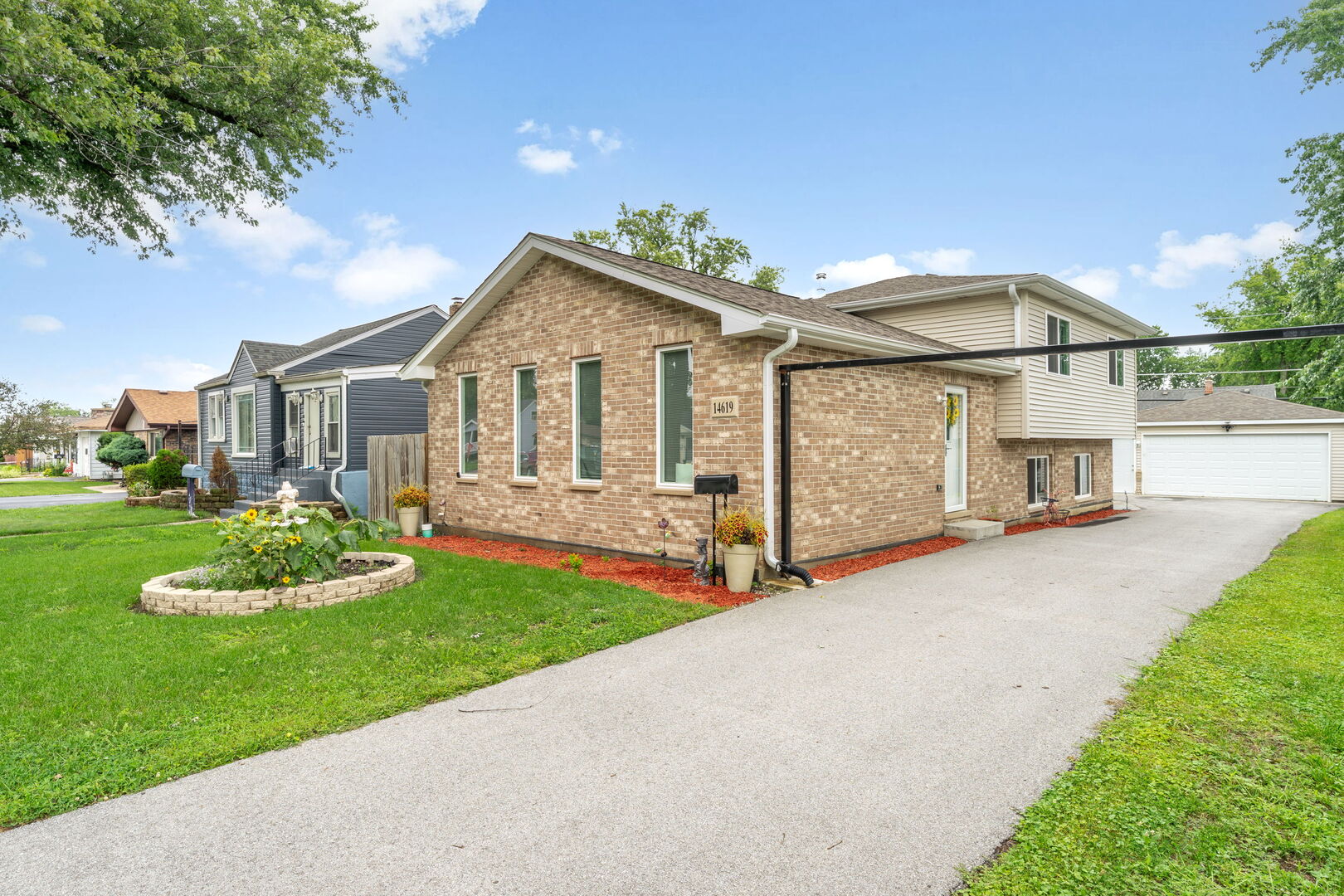 14619 South Albany Avenue Posen IL 60469