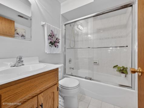 1229 Hanover Street Woodridge IL 60517
