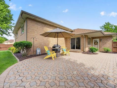 1229 Hanover Street Woodridge IL 60517