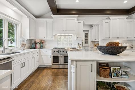 404 Caesar Drive Barrington Hills IL 60010