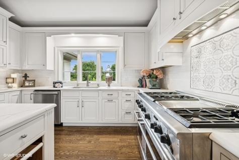 404 Caesar Drive Barrington Hills IL 60010