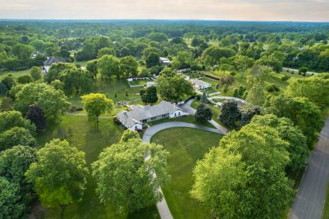 404 Caesar Drive Barrington Hills IL 60010