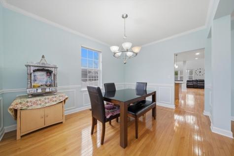 217 Sunbury Drive St. Charles IL 60175