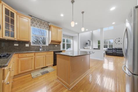 217 Sunbury Drive St. Charles IL 60175