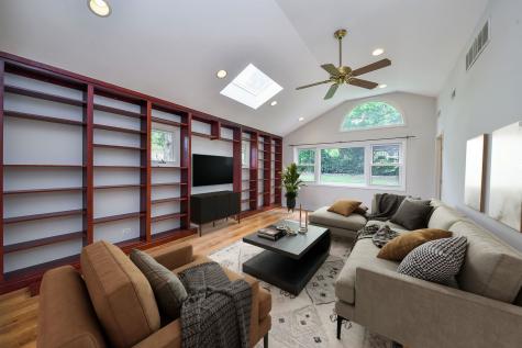 532 Ranch Road Wheaton IL 60187