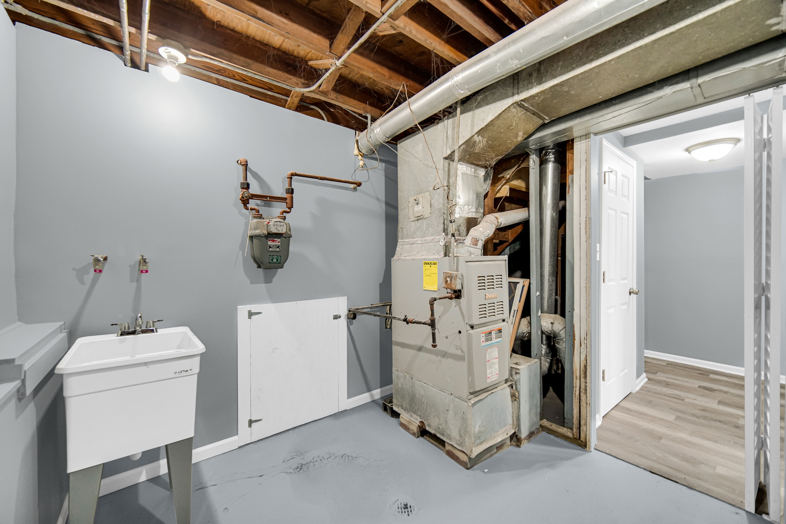 911 East 76th Street Chicago IL 60619