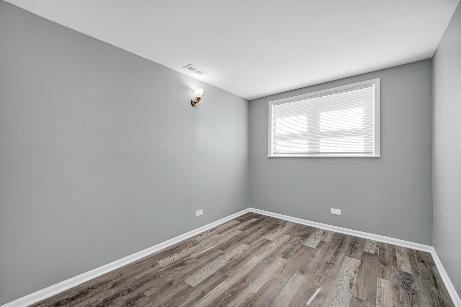 911 East 76th Street Chicago IL 60619