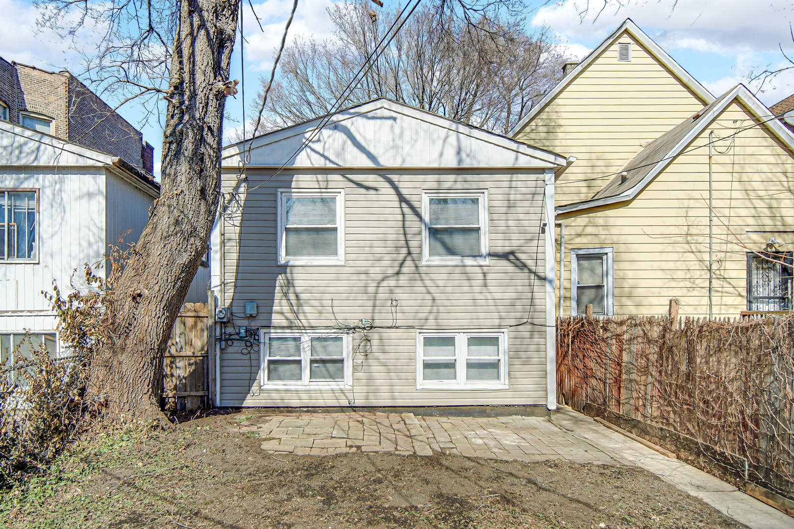 911 East 76th Street Chicago IL 60619