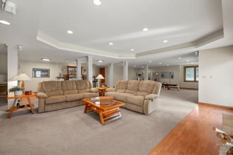 32 Rosewood Drive Hawthorn Woods IL 60047