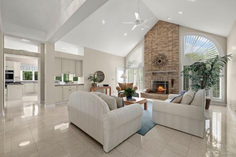 32 Rosewood Drive Hawthorn Woods IL 60047