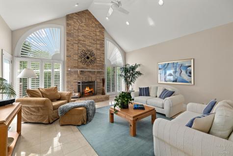 32 Rosewood Drive Hawthorn Woods IL 60047
