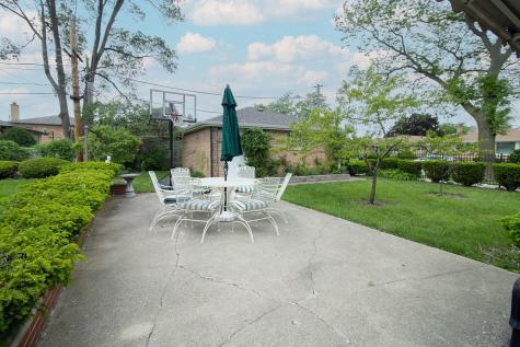 8662 North Merrill Street Niles IL 60714