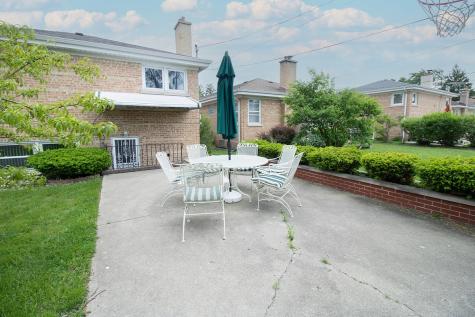 8662 North Merrill Street Niles IL 60714
