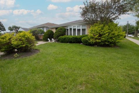 8662 North Merrill Street Niles IL 60714