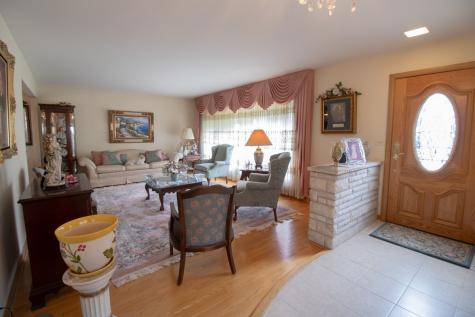 8662 North Merrill Street Niles IL 60714