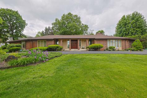 9 Camelot Drive Oak Brook IL 60523