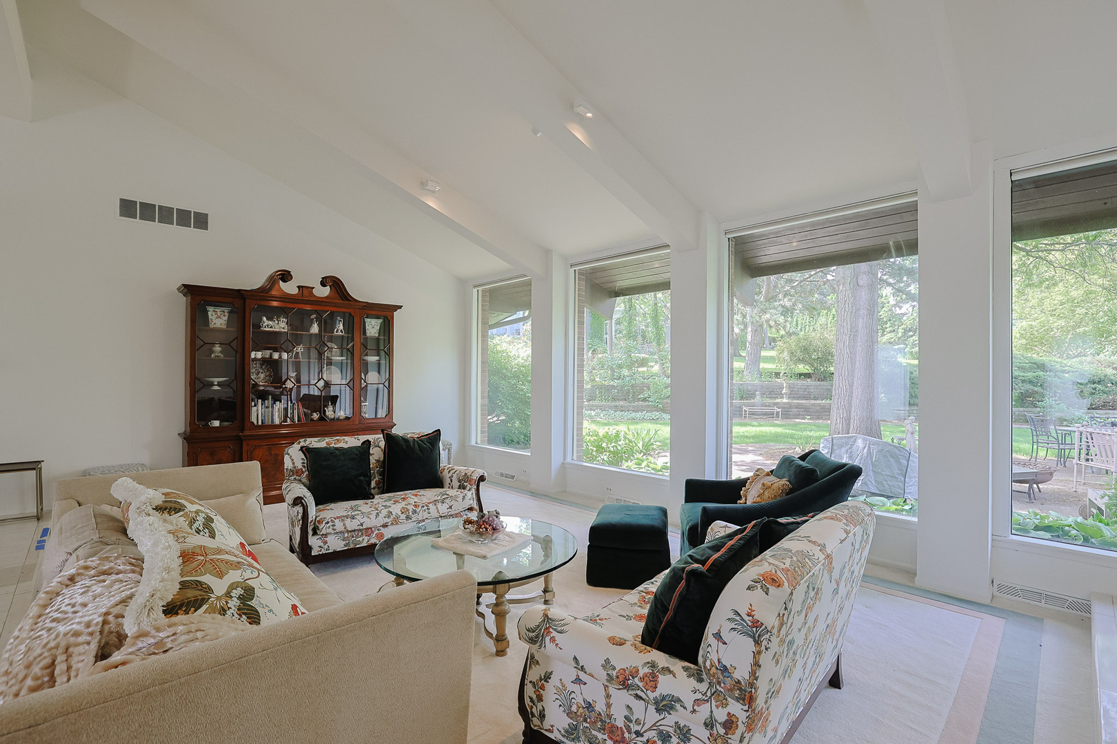 9 Camelot Drive Oak Brook IL 60523