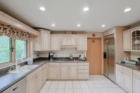 9 Camelot Drive Oak Brook IL 60523