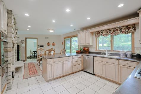 9 Camelot Drive Oak Brook IL 60523