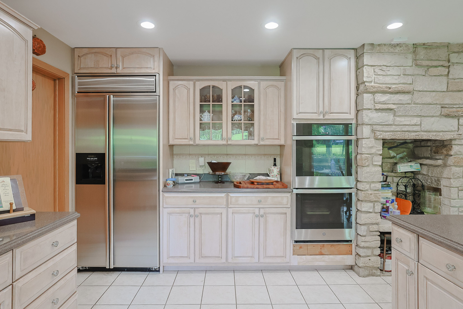 9 Camelot Drive Oak Brook IL 60523