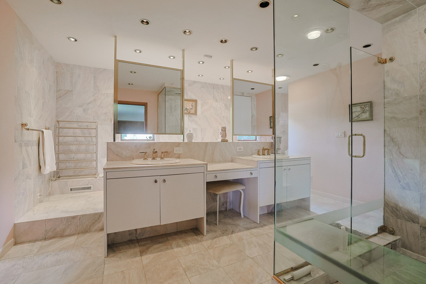 9 Camelot Drive Oak Brook IL 60523
