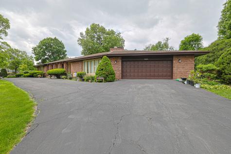 9 Camelot Drive Oak Brook IL 60523
