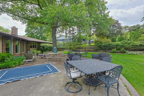 9 Camelot Drive Oak Brook IL 60523