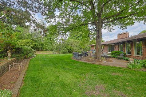 9 Camelot Drive Oak Brook IL 60523
