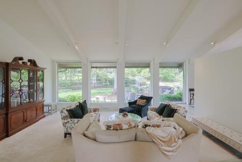 9 Camelot Drive Oak Brook IL 60523
