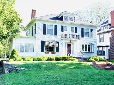 804 East Washington Street Hoopeston IL 60942