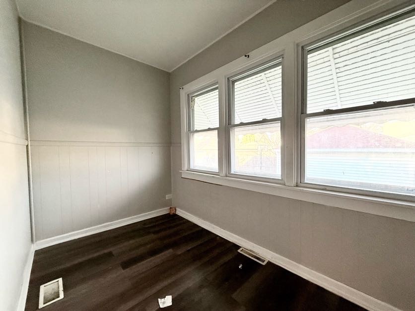 10921 South Avenue H Chicago IL 60617