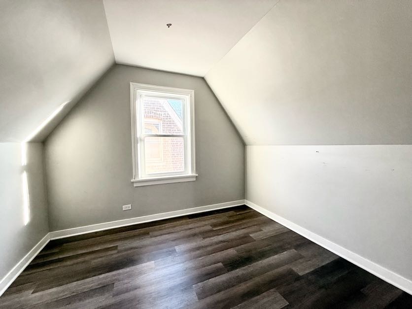 10921 South Avenue H Chicago IL 60617