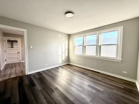 10921 South Avenue H Chicago IL 60617