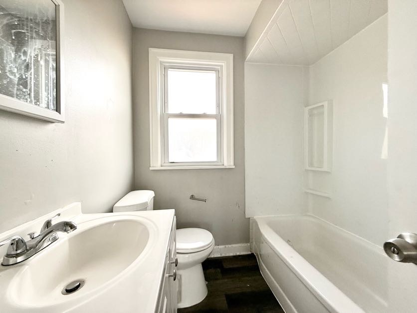 10921 South Avenue H Chicago IL 60617