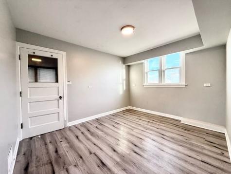 10921 South Avenue H Chicago IL 60617