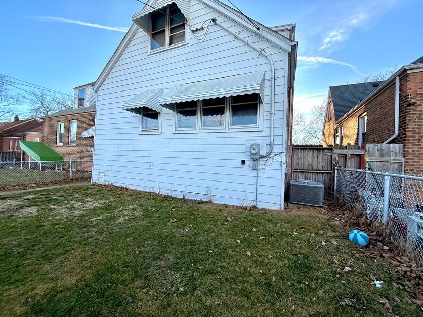 10921 South Avenue H Chicago IL 60617