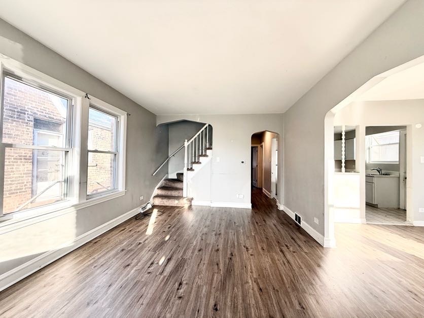 10921 South Avenue H Chicago IL 60617