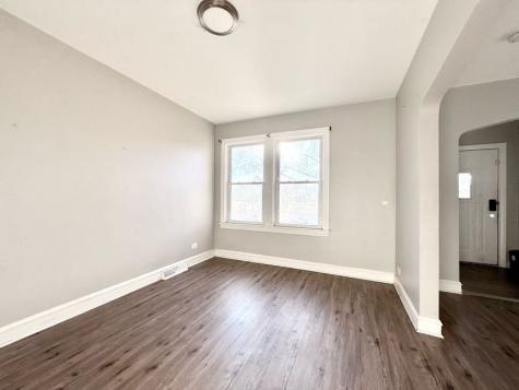 10921 South Avenue H Chicago IL 60617