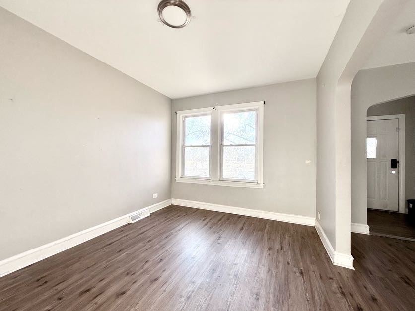 10921 South Avenue H Chicago IL 60617