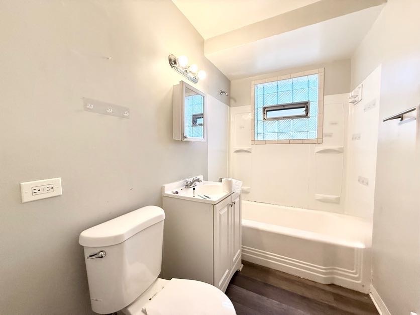 10921 South Avenue H Chicago IL 60617